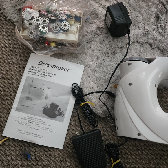 Dressmaker Sewing Machine - White - Picture 4 of 4